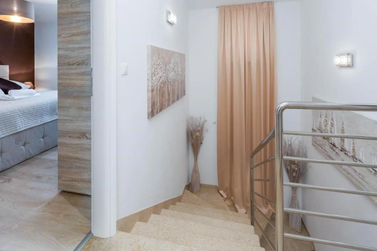 Villa Mirjana With Private Pool Mugeba 0*,